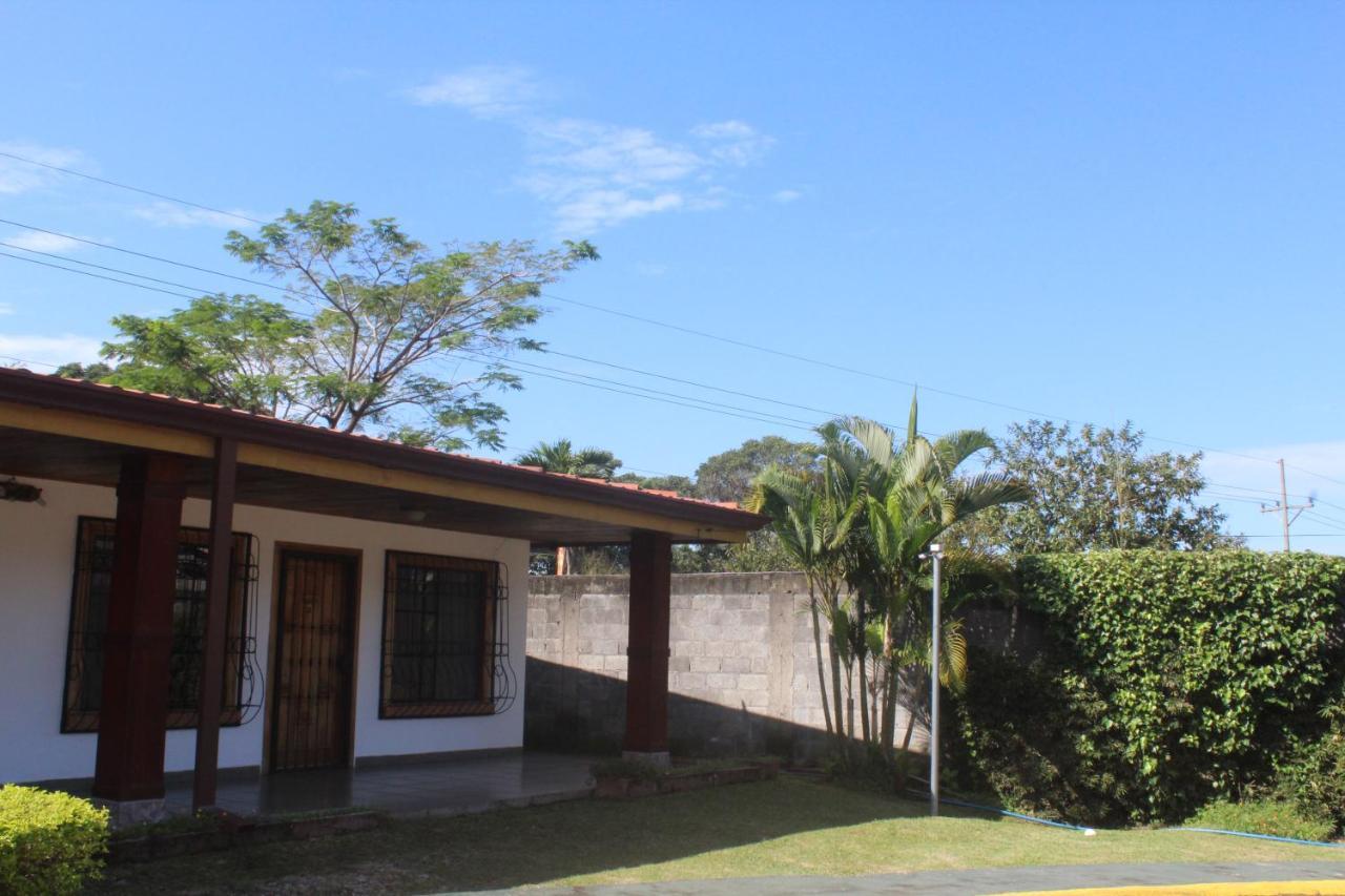 Hotel Bristol Aeropuerto Alajuela Exterior photo